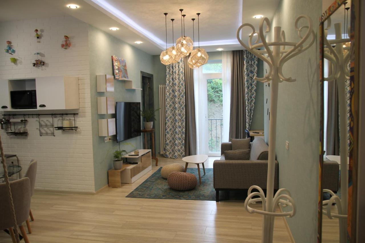 Cozy Apartment In Vake Tiflis Exterior foto